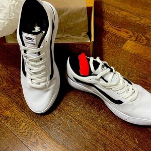 NIB Vans UltraRange EXO Shoes 11